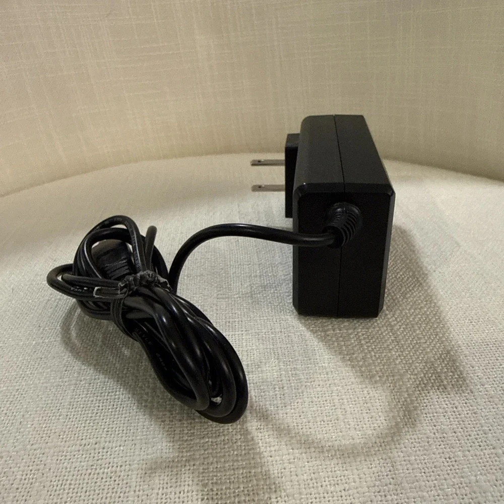 Unbranded AC‎ Power Charger Output 42V 1.5A Input 100-240V (FY0634201500) 3 Pin